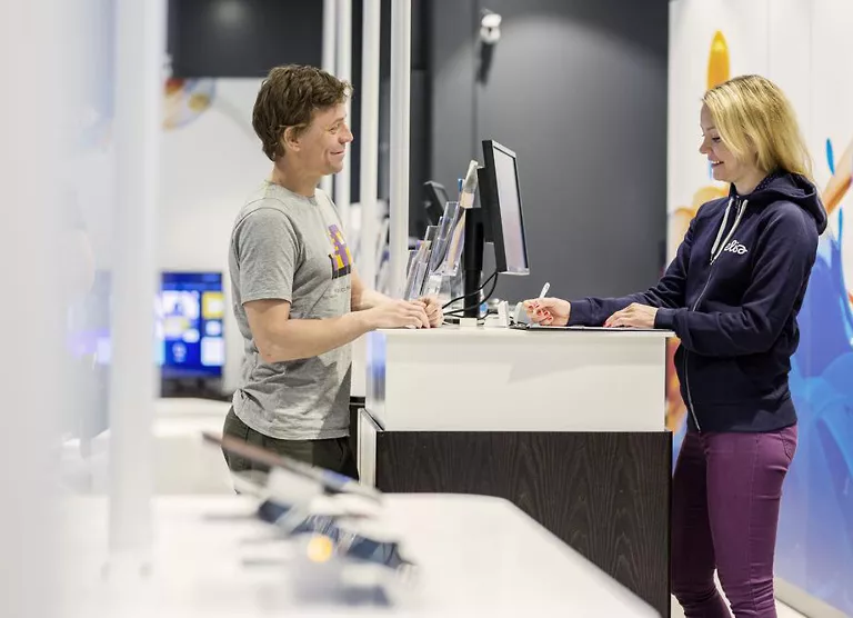 Elisa esindus Jõhvis kolib.