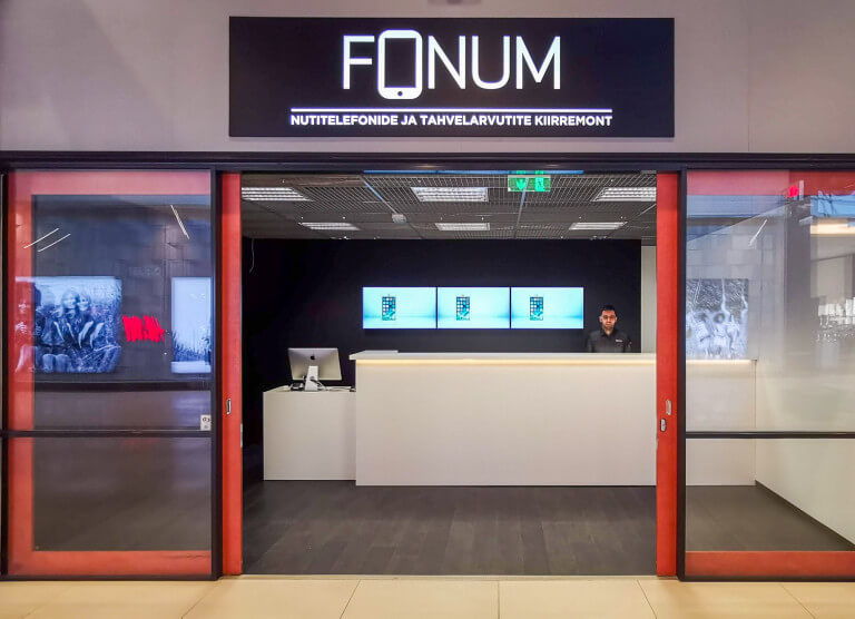 Lõunakeskuses avati Eestis ainulaadset nutitelefoni kiirremonti pakkuv Fonum