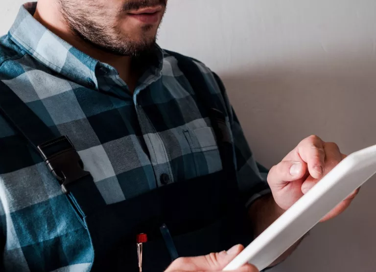 Tehnik tahvelarvutiga