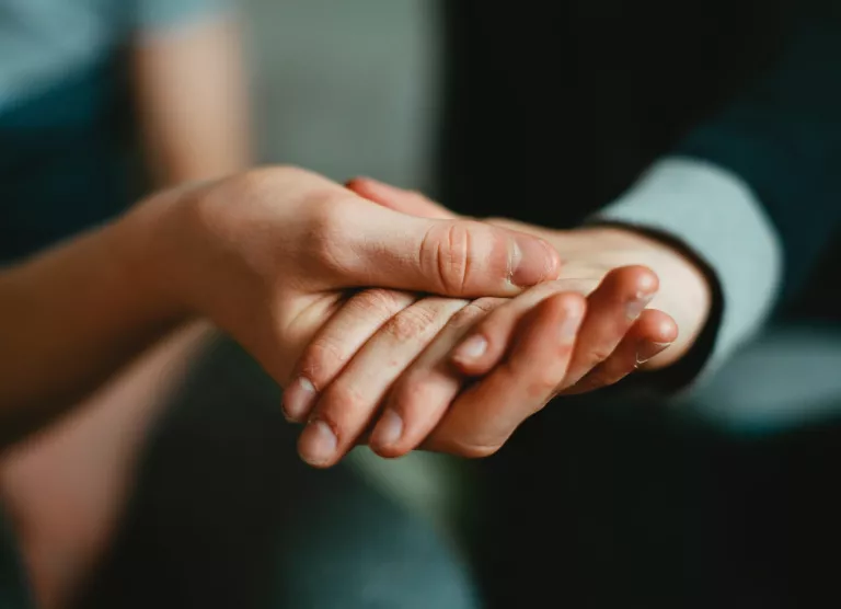 Abivajajaid ja abiandjaid kokku viiv Helpific alustab koostööd Elisaga