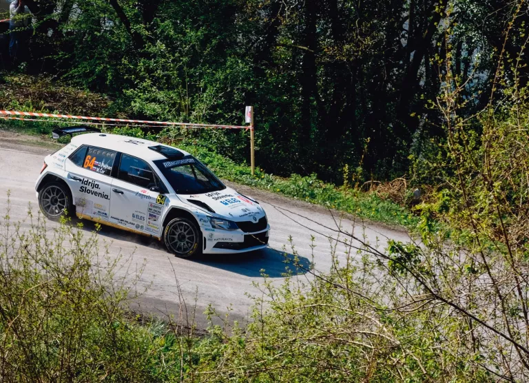 Massidega toimetulekuks varustas Elisa Rally Estonia koguni nelja liikuva tugijaamaga