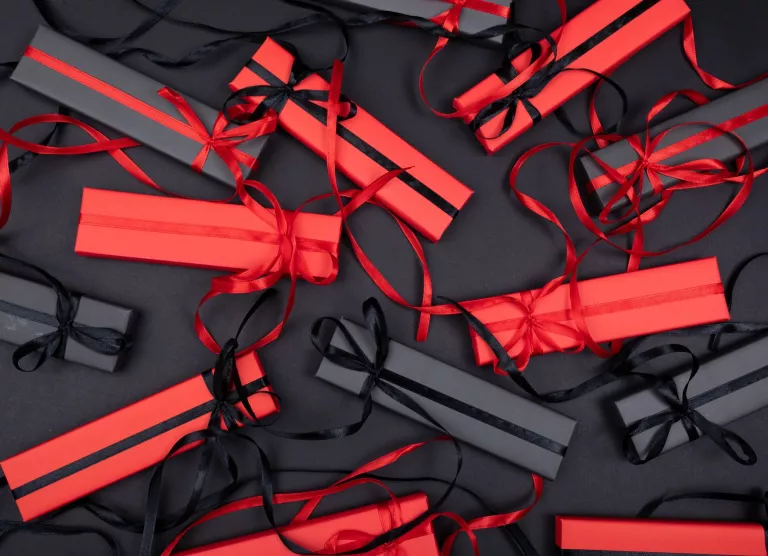 Must reede Eestis: inimesed jooksid teleritele tormi, audioseadmete müük kasvas 2200%