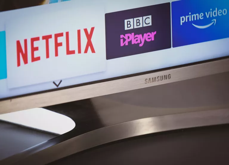 Uuring: eestlased otsustavad Netlixi kõrval üha enam ka kodumaiste striiminguteenuste kasuks