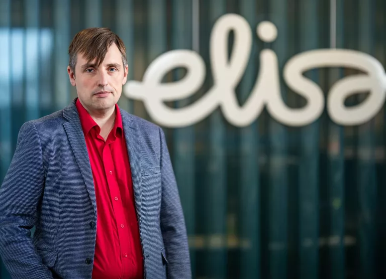 Elisa IT-juht: IT-spetsialist ei pea küll saama juhiks, kuid ta ei saa jääda surmani juunior arendajaks