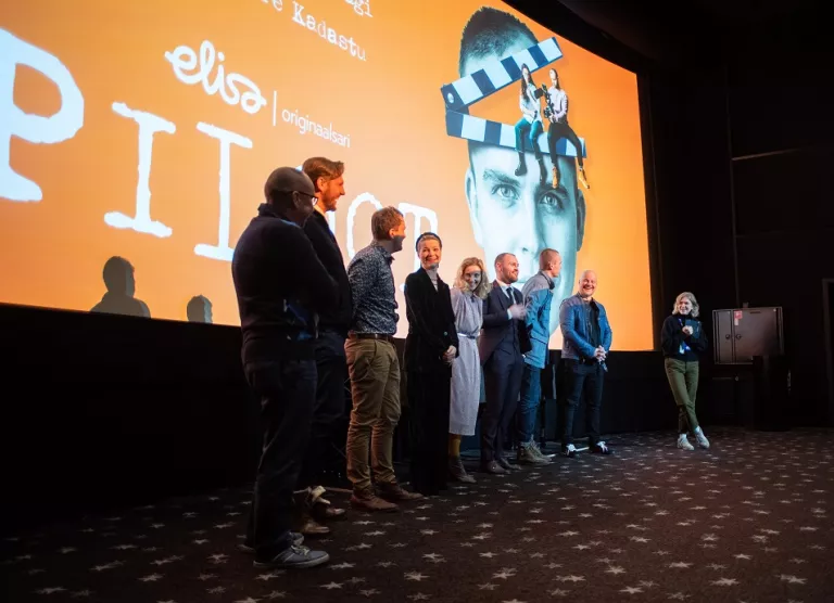 PÖFFil esilinastunud noorte tähtnäitlejatega komöödiasari „Piloot“ jõuab vaatajateni juba detsembris 