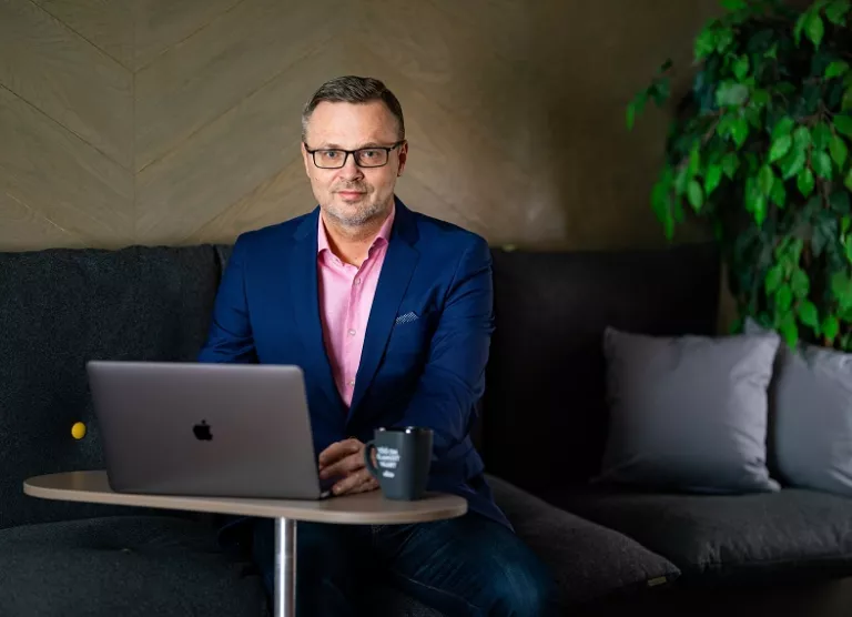 Küberpettustega varastatakse inimestelt miljoneid. Mida annab teha?