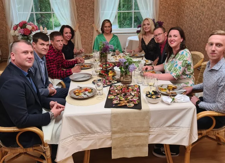 „Sellest saab meie suvi“ alustab: millised osalised saavad kirju ja kes peab üksikuna koju tagasi minema?  