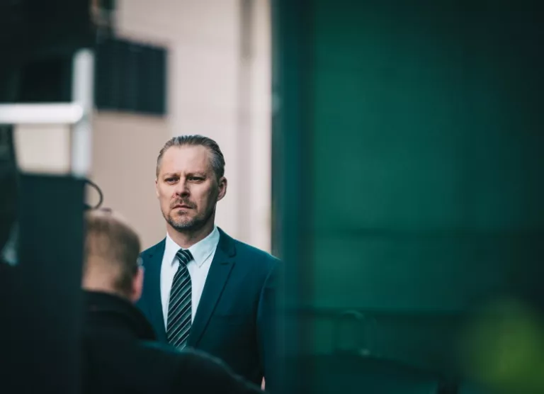 TIISER: Välismaal auhinnatud Elisa sari „Reetur“ tuleb 3. hooajaga