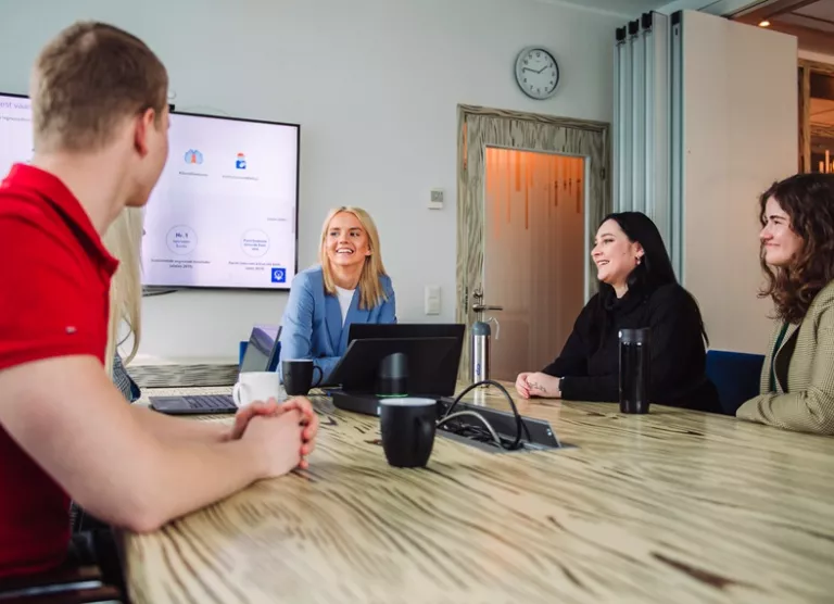 Elisa koos Palgainfo Agentuuri ja CVKeskusega kutsub osalema tööturu- ja palgauuringus