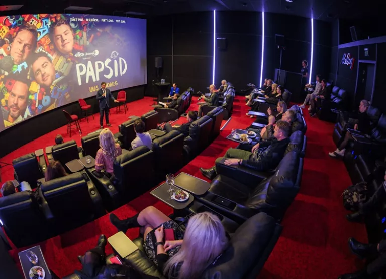 Vaatajarekordeid purustanud dramöödia “Papsid” tuleb kolmanda hooajaga