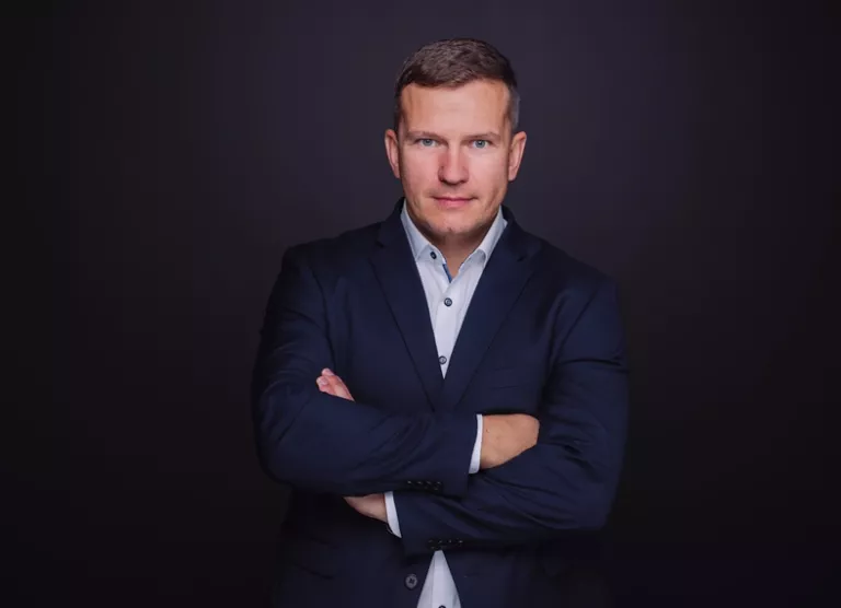 Elisa ärikliendiüksuse juhina alustab Martin Link